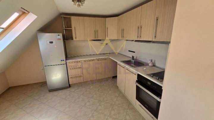 Продава 3-СТАЕН, гр. Варна, Цветен квартал