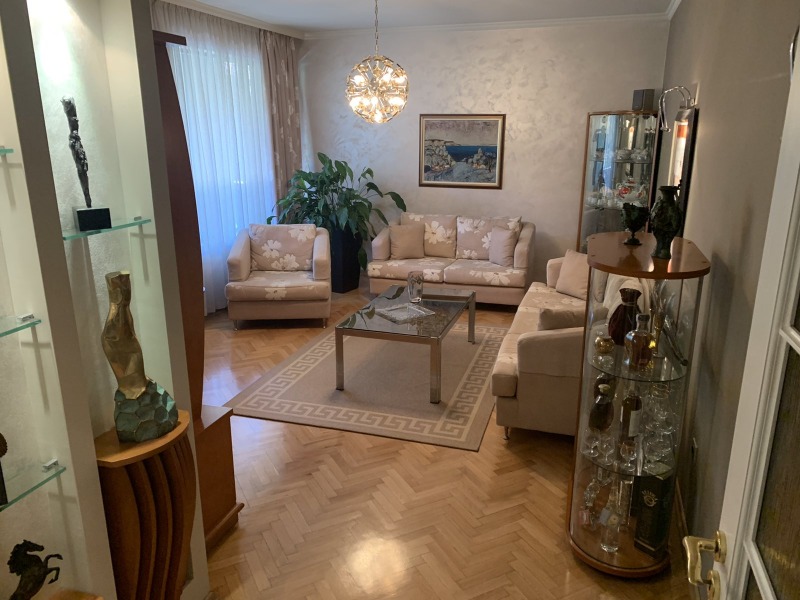 Продава  Многостаен град Бургас , Център , 183 кв.м | 51592862 - изображение [12]