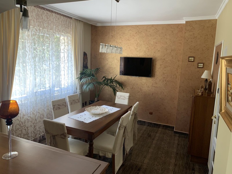 Продава  Многостаен град Бургас , Център , 183 кв.м | 51592862