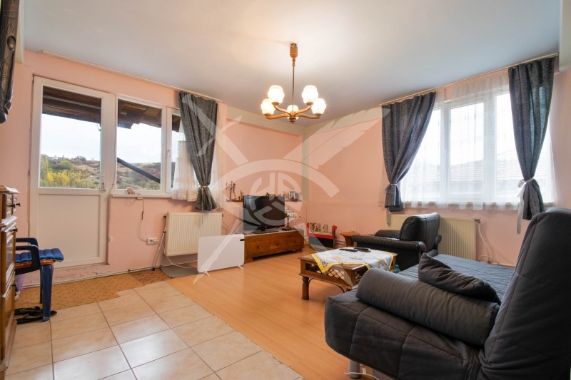 Продава КЪЩА, с. Хераково, област София област