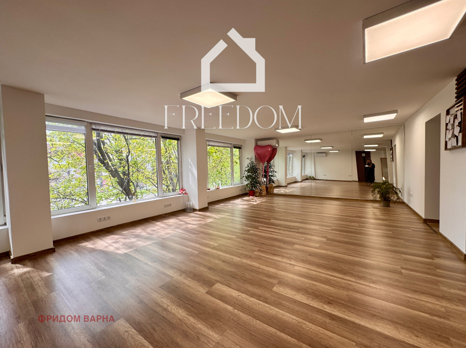 Продава ОФИС, гр. Варна, Център, снимка 2 - Офиси - 49899443