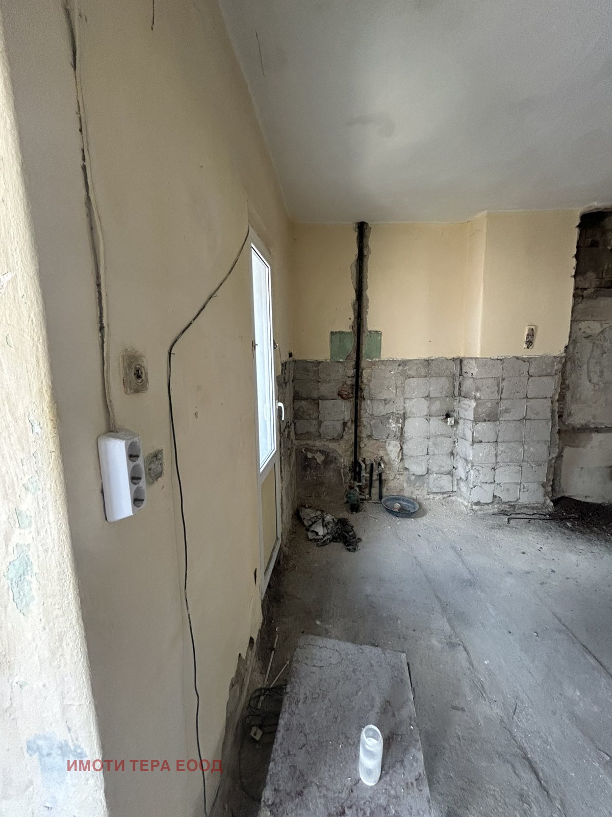 Продава ЕТАЖ ОТ КЪЩА, гр. Варна, Център, снимка 2 - Етаж от къща - 54822201