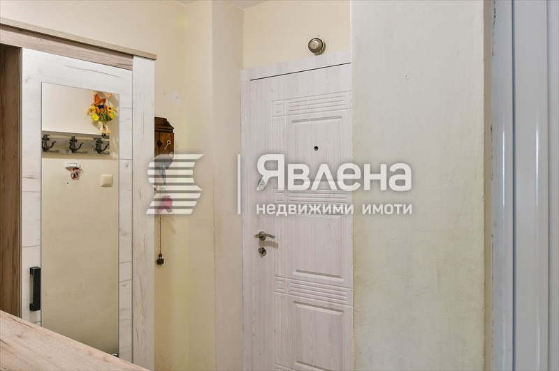 Продава МНОГОСТАЕН, гр. Варна, ВИНС-Червен площад, снимка 2 - Апартаменти - 53080626