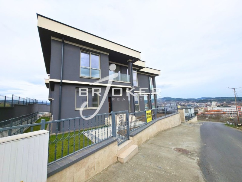 Продава КЪЩА, гр. Кърджали, Възрожденци, снимка 3 - Къщи - 53536471