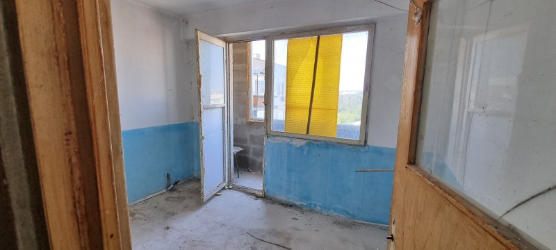 Продава 3-СТАЕН в град Разград, Орел - 60 кв.м / 51 129.19 € » 100 000 лв., РОС -НЕДВИЖИМИ ИМОТИ