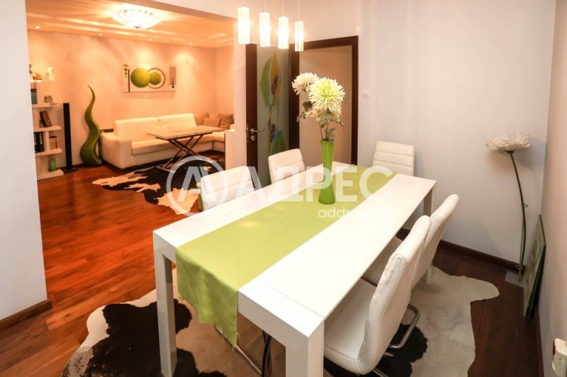 Продава 3-СТАЕН, гр. София, Център, снимка 7 - Апартаменти - 52985262