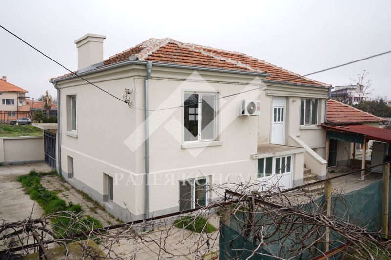 Продава КЪЩА в област Пловдив, с. Скутаре - 220 кв.м / 185 000 € » 361 828.55 лв., РАЛЕЯ КОНСУЛТ