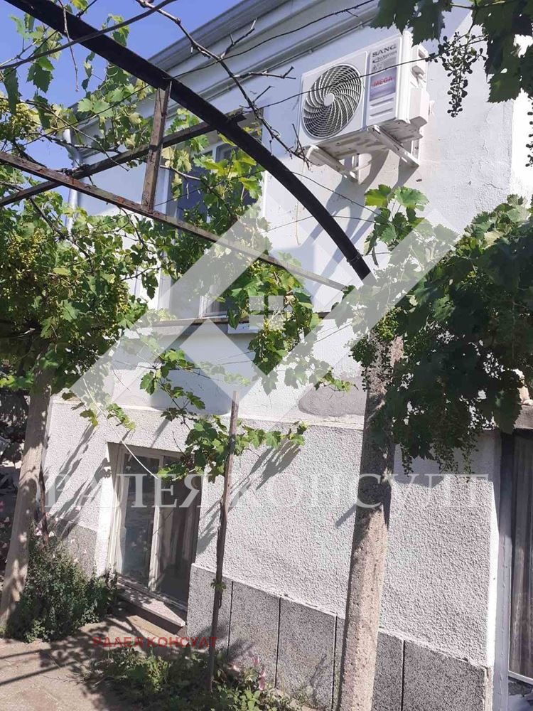 Продава КЪЩА, с. Скутаре, област Пловдив