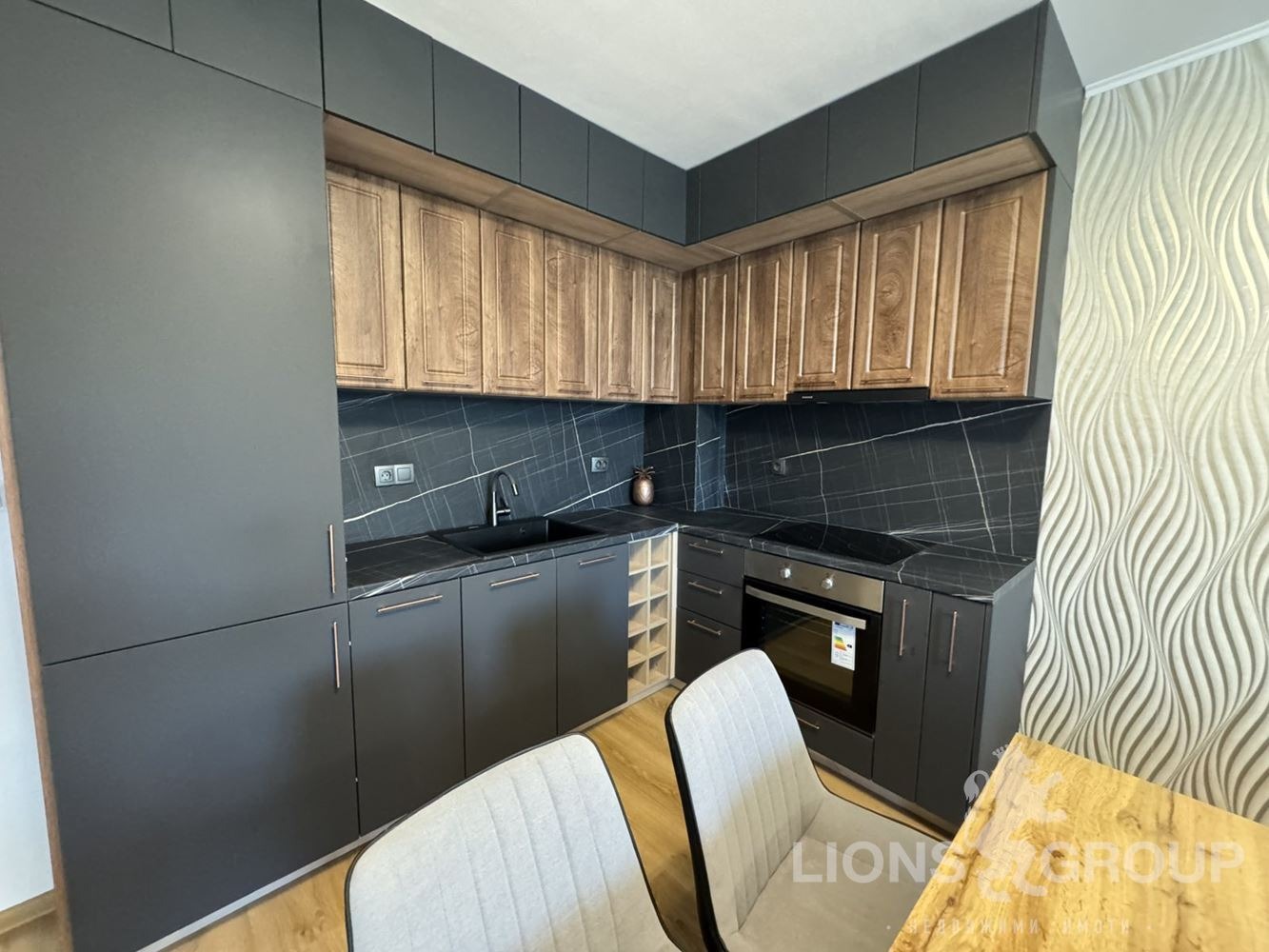 Продава 3-СТАЕН, гр. Варна, Център, снимка 2 - Апартаменти - 51810250