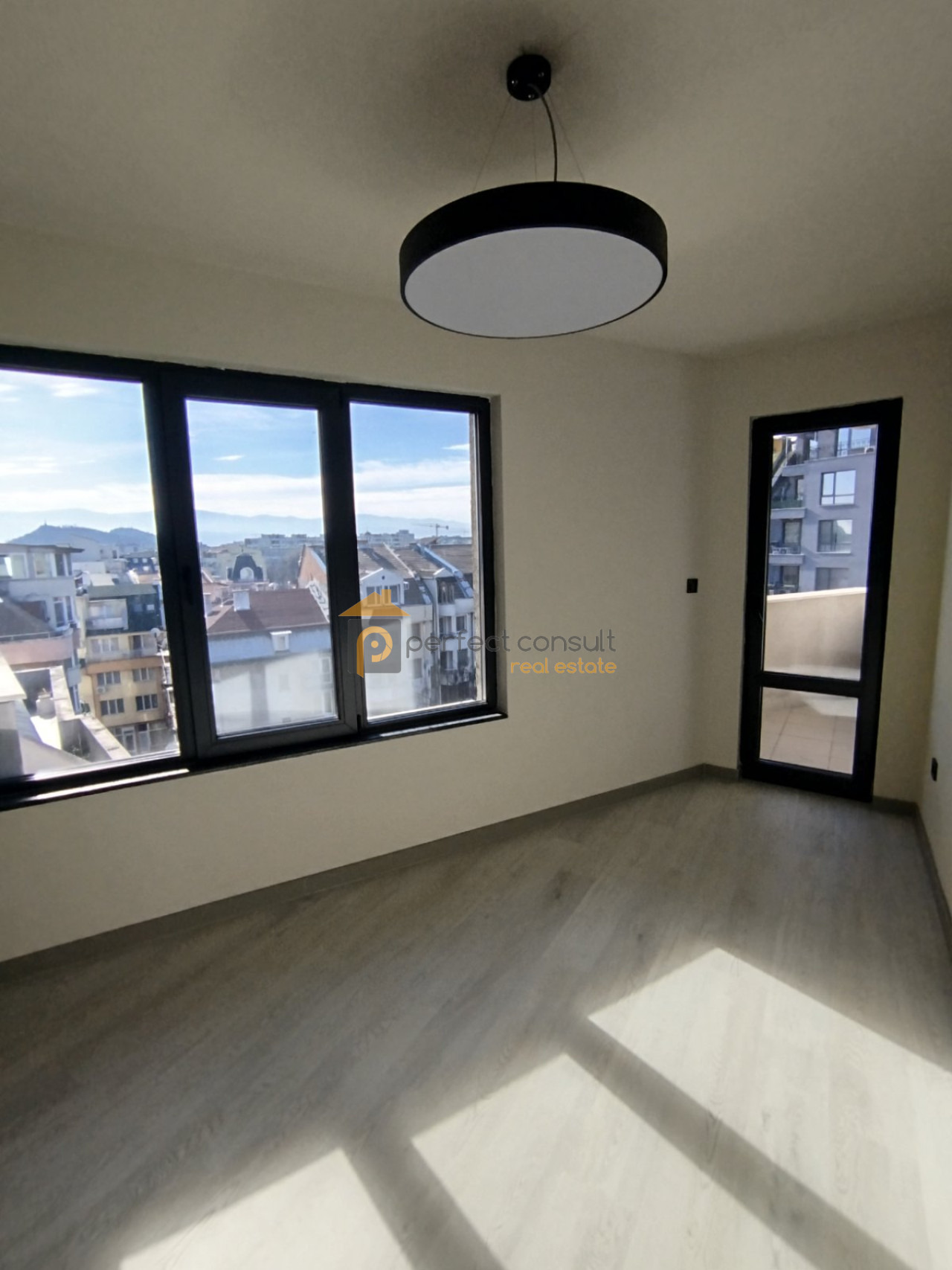 Продава 4-СТАЕН, гр. Пловдив, Кършияка, снимка 2 - Апартаменти - 53259698