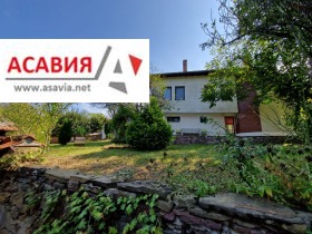 Продажба на имоти в с. Равнище, област София - изображение 1 
