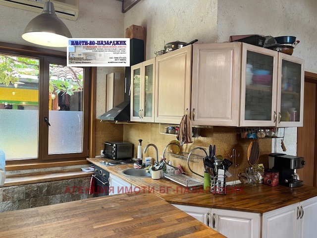 Продава  Къща област Пазарджик , с. Левски , 240 кв.м | 63491196 - изображение [3]