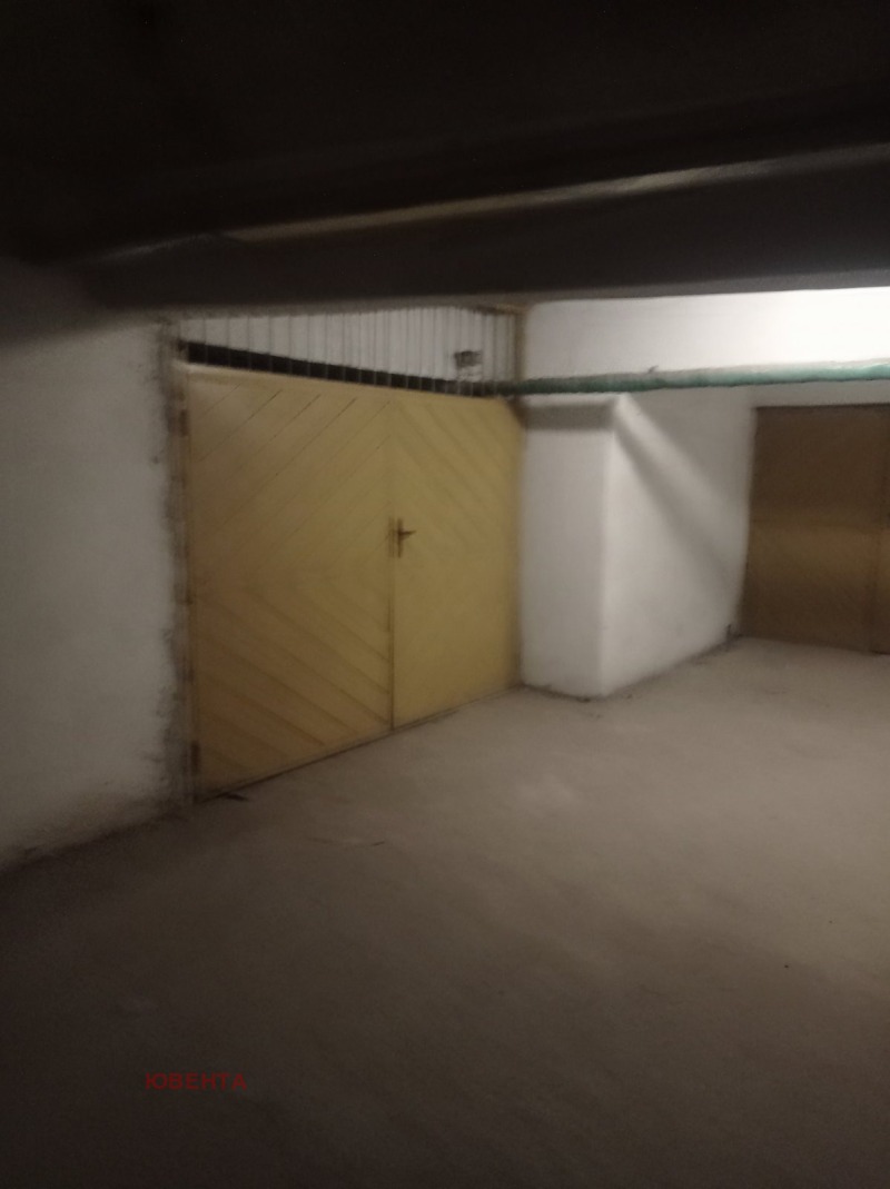 Na sprzedaż  Garaż Ruse , Szirok centar , 24 mkw | 92499949 - obraz [2]