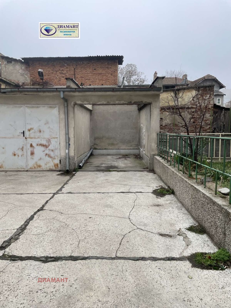 Продава ГАРАЖ, ПАРКОМЯСТО, гр. Русе, Център