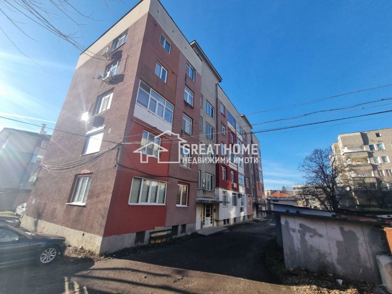 Продава 4-СТАЕН, гр. Търговище, Боровец, снимка 1 - Aпартаменти - 48617490