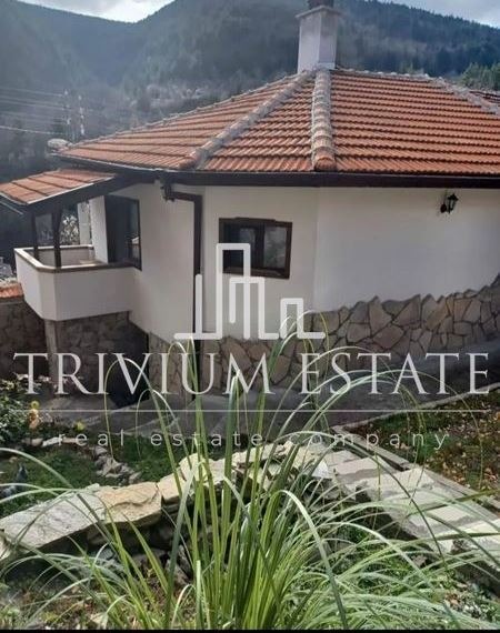 Продава КЪЩА, с. Орехово, област Смолян