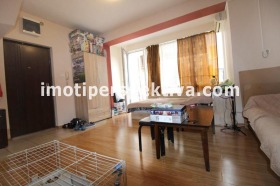 Studio Kyutchouk Parij, Plovdiv 1