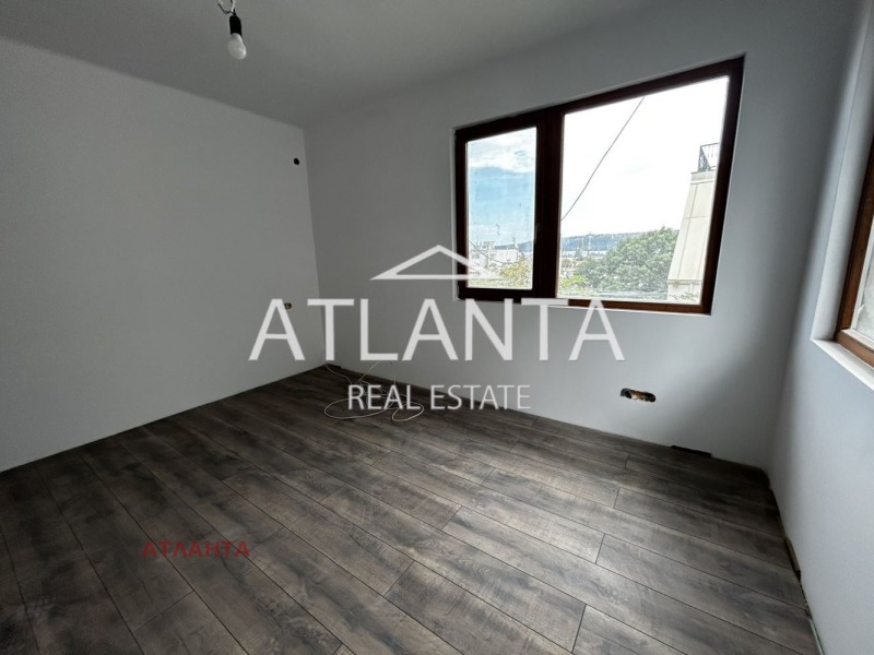 À venda  3 quartos Varna , Gracka mahala , 112 m² | 49503281