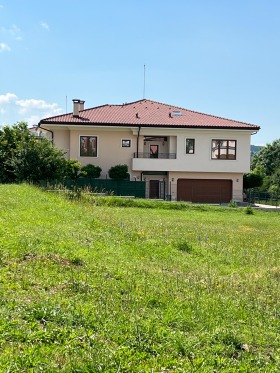 Hus Boyana, Sofia 1