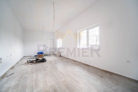 σπίτι Σενοκοσ, περιοχή Dobrich 9