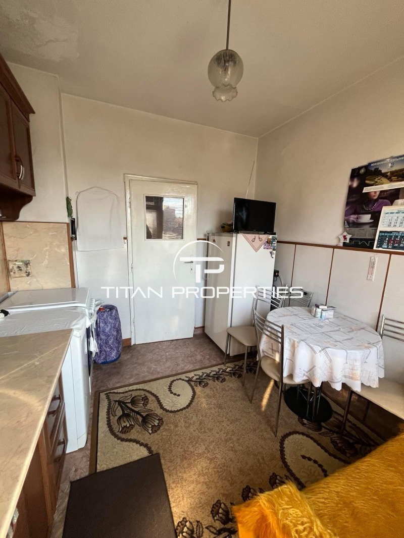 Продава 3-СТАЕН, гр. Пловдив, Южен, снимка 3 - Апартаменти - 53534570