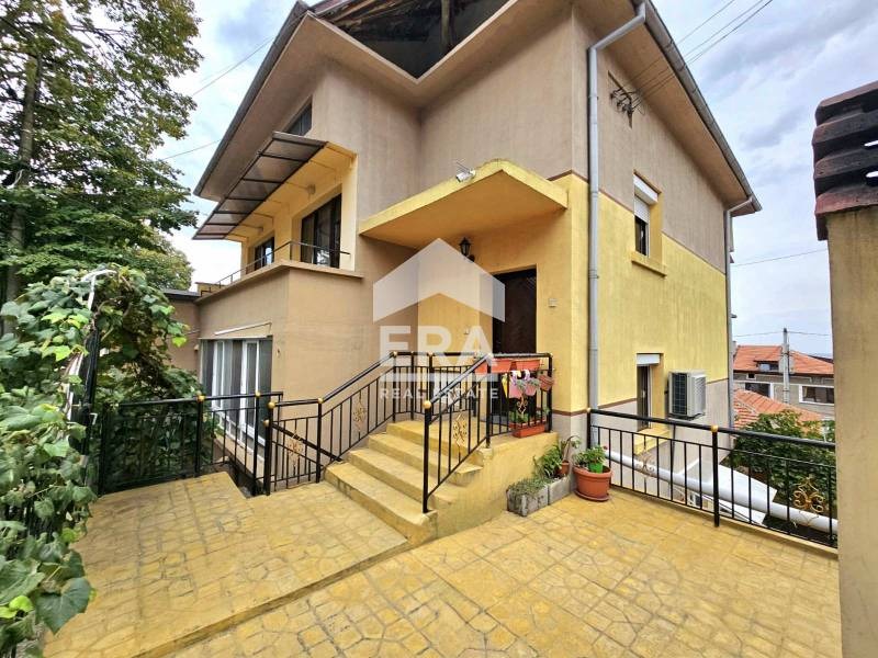 À venda  Casa Ruse , Drujba 2 , 426 m² | 13782784 - imagem [2]