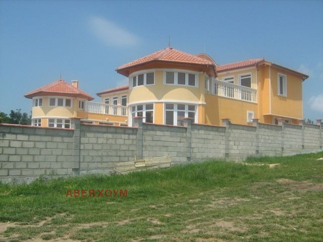 Продава КЪЩА, с. Здравец, област Варна