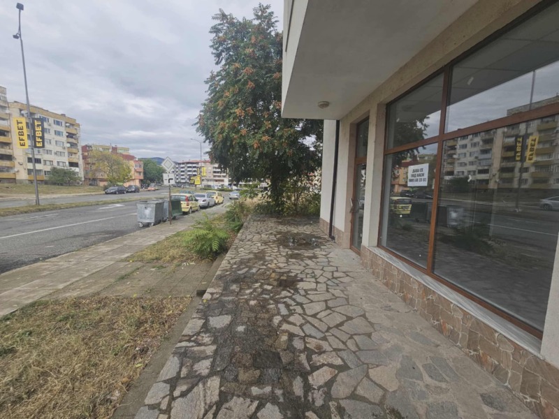 Продава МАГАЗИН в град Кърджали, Възрожденци - 50 кв.м / 100 000 € » 195 583.00 лв., ТБС БГПРОПЪРТИС