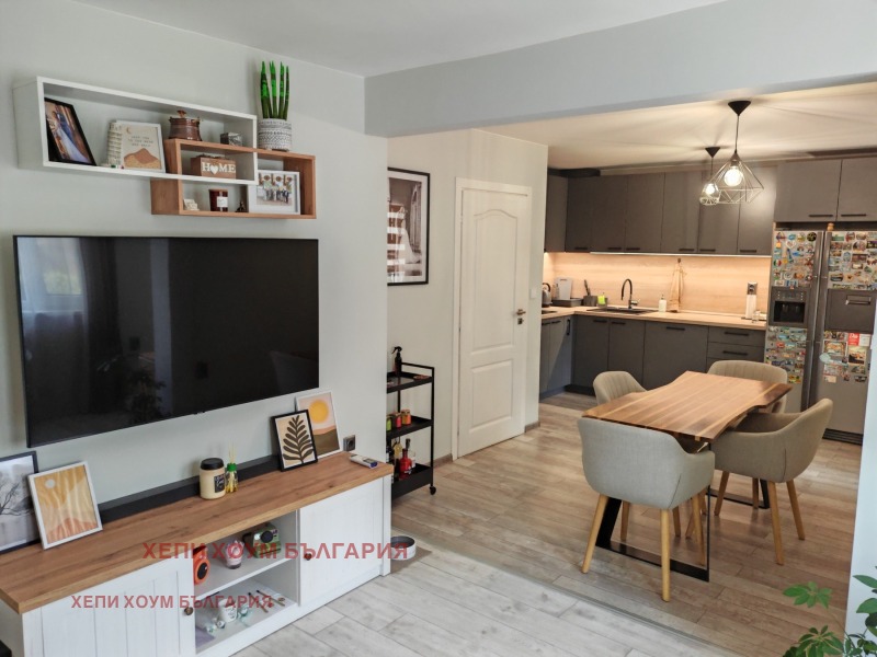 Продава  3-стаен град Русе , Широк център , 108 кв.м | 34139610 - изображение [2]