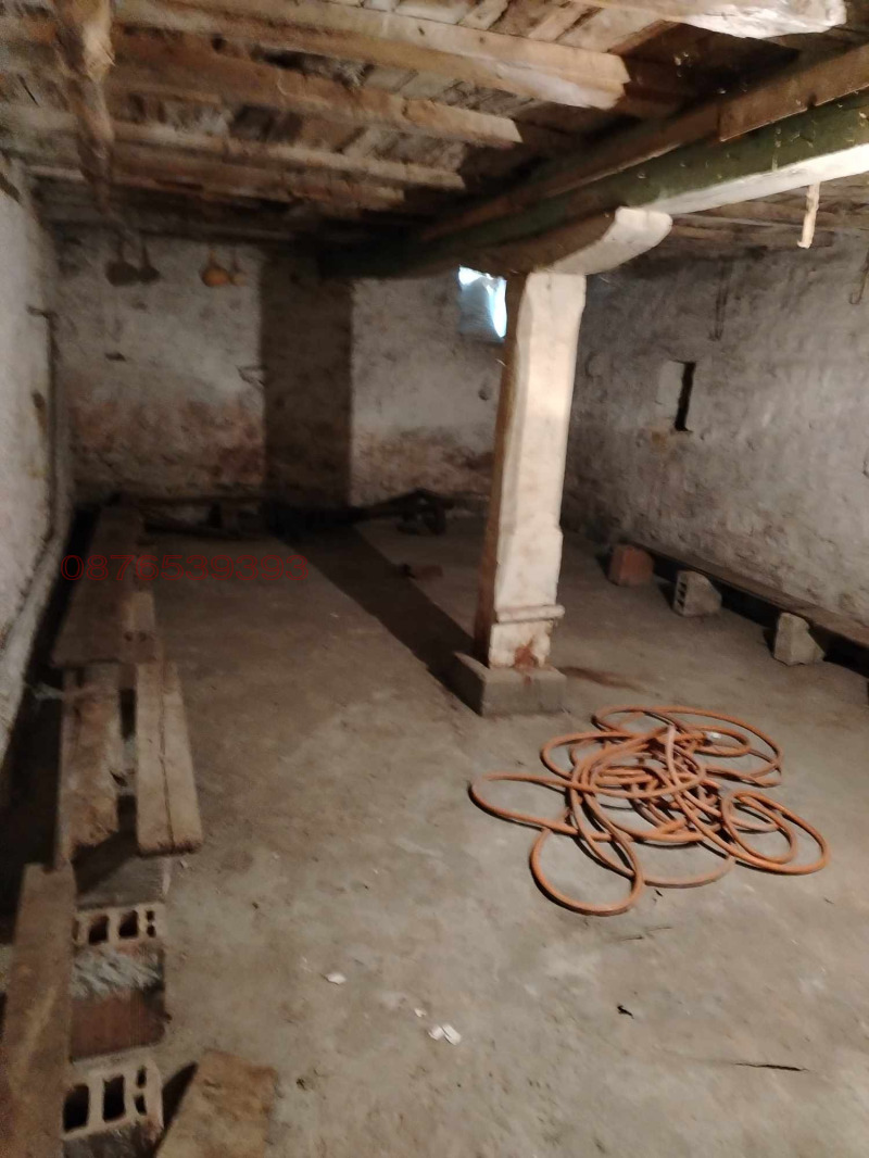 Продава КЪЩА, с. Хотница, област Велико Търново, снимка 9 - Къщи - 52669753