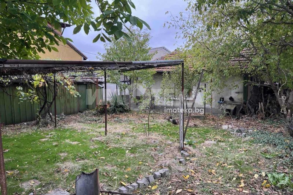 Продава КЪЩА, гр. София, Орландовци