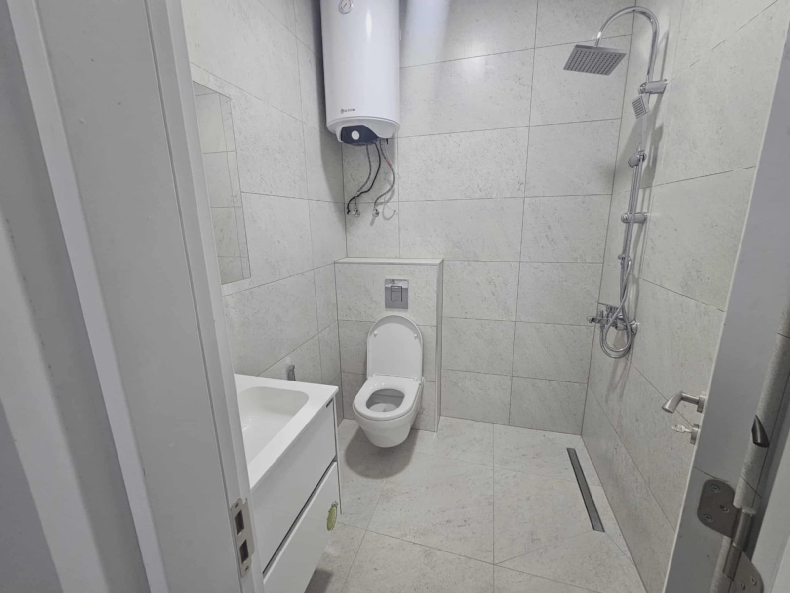 Продава МАГАЗИН, гр. Кърджали, Възрожденци, снимка 9 - Магазини - 54075637