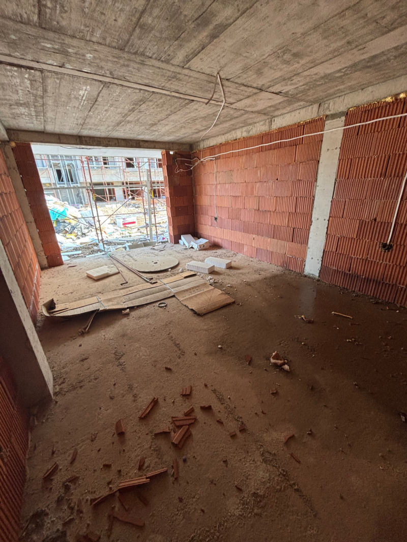 Продава ГАРАЖ, ПАРКОМЯСТО, гр. Пловдив, Остромила, снимка 2 - Гаражи и паркоместа - 53322974