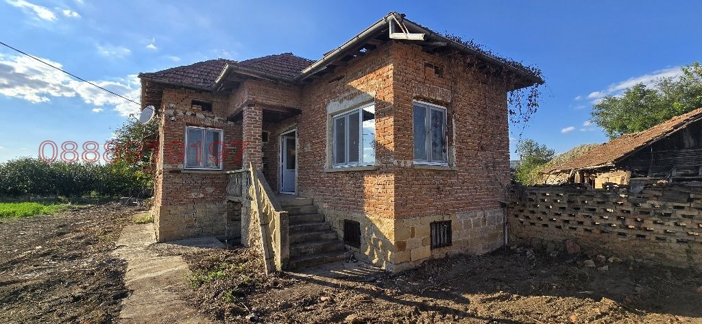 Продава КЪЩА, с. Върбица, област Велико Търново