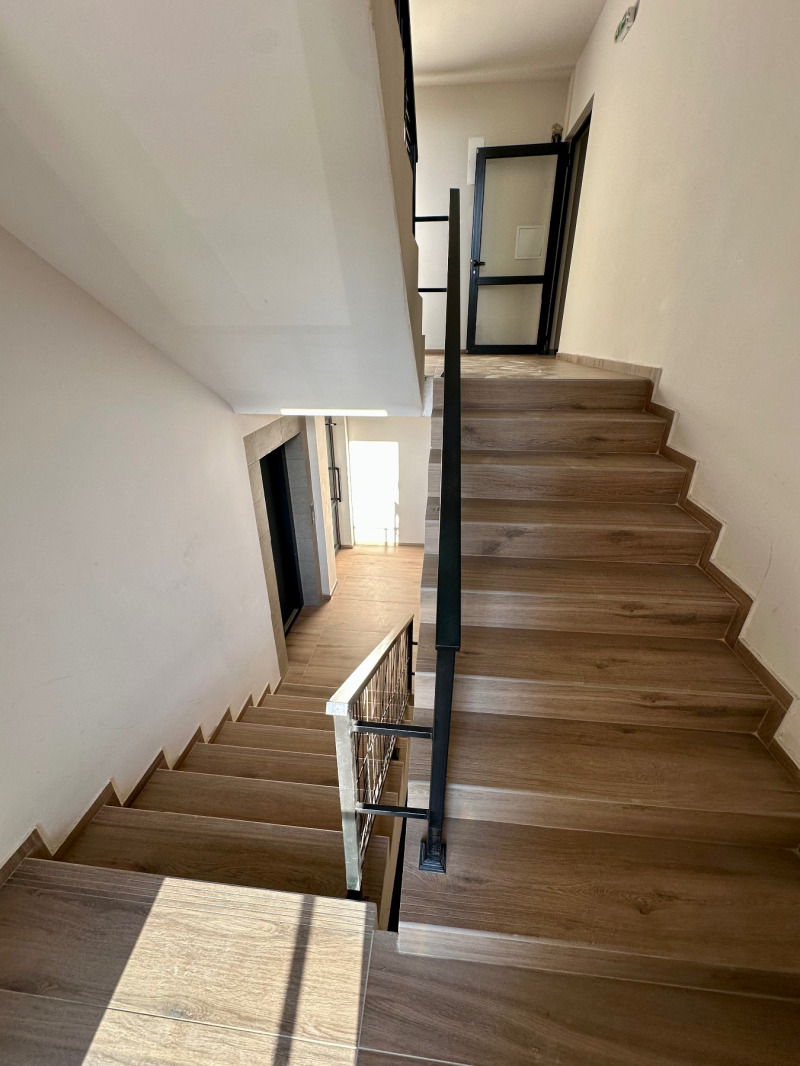 Продава  2-стаен град Пловдив , Остромила , 68 кв.м | 42276153 - изображение [3]