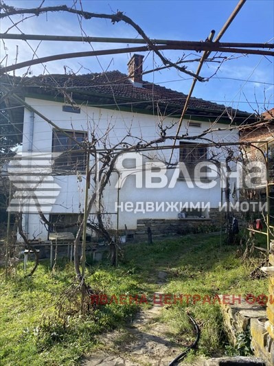Продава КЪЩА, с. Джурово, област София област, снимка 2 - Къщи - 53329823