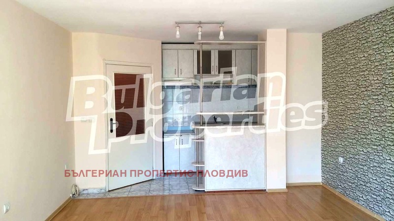 Продава 2-СТАЕН, гр. Пловдив, Кючук Париж, снимка 2 - Aпартаменти - 47300158