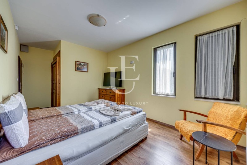 À venda  Casa região Sófia , Godetch , 380 m² | 54818504 - imagem [5]