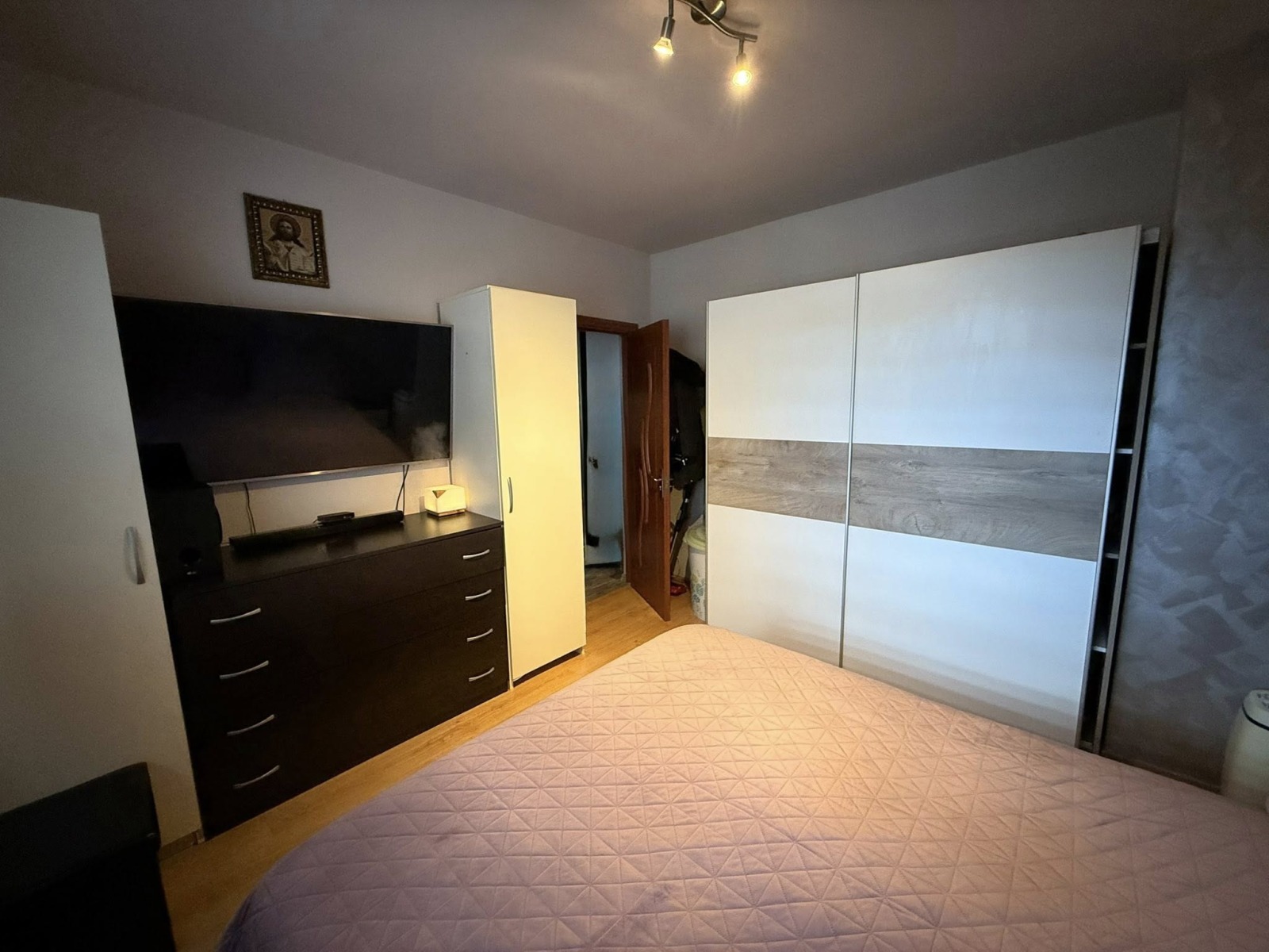 Продава 2-СТАЕН, гр. Благоевград, Орлова чука, снимка 3 - Апартаменти - 53797689