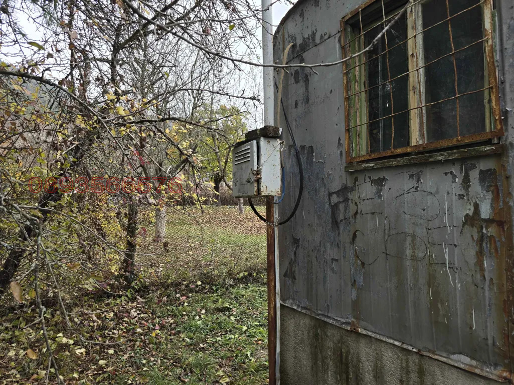 Продава ВИЛА, с. Батулия, област София област