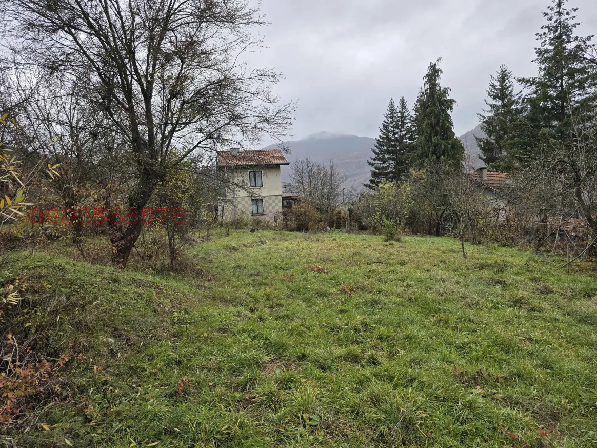 Продава ВИЛА, с. Батулия, област София област, снимка 2 - Вили - 54995498