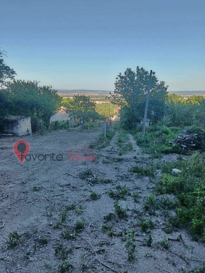 Продава ПАРЦЕЛ в град Шумен, м-т Под Манастира - 2300 кв.м / 28 121.05 € » 55 000 лв., ФАВОРИТ НЕДВИЖИМИ ИМОТИ