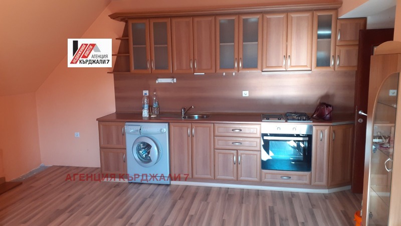 Продава 3-СТАЕН, гр. Кърджали, Възрожденци, снимка 3 - Aпартаменти - 49310161