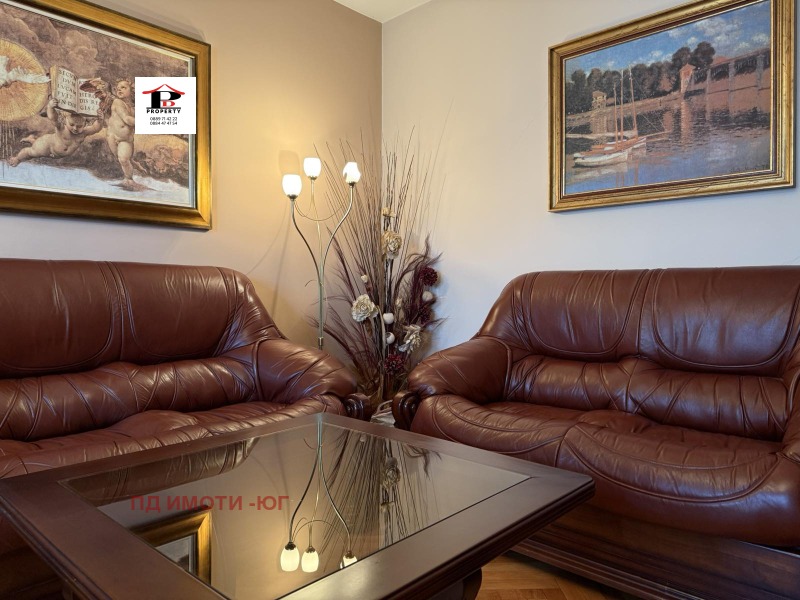 Продава  3-стаен град София , Света Троица , 95 кв.м | 86602039