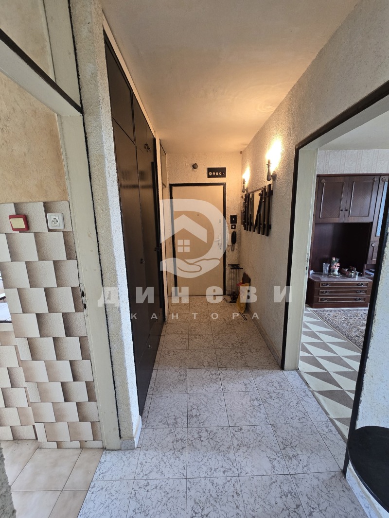 Продава  4-стаен град Стара Загора , Три чучура - юг , 74 кв.м | 88827639 - изображение [2]