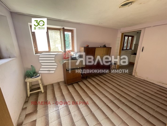 Продава ЕТАЖ ОТ КЪЩА, гр. Варна, Цветен квартал, снимка 5 - Етаж от къща - 54624457