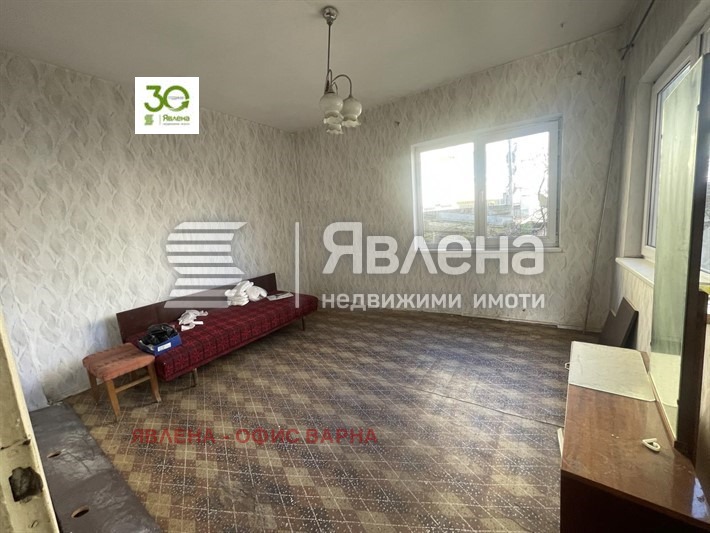 Продава ЕТАЖ ОТ КЪЩА, гр. Варна, Цветен квартал, снимка 3 - Етаж от къща - 54624457