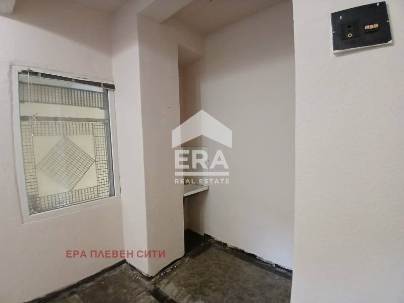 Продава  Магазин град Плевен , Идеален център , 25 кв.м | 76428911 - изображение [2]