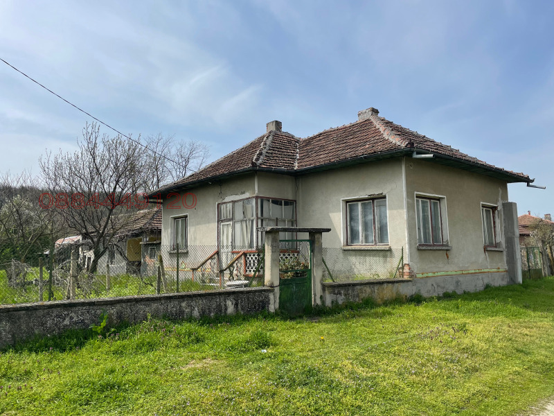 Продава КЪЩА в област Плевен, с. Байкал - 100 кв.м / 8 000 € » 15 646.64 лв.