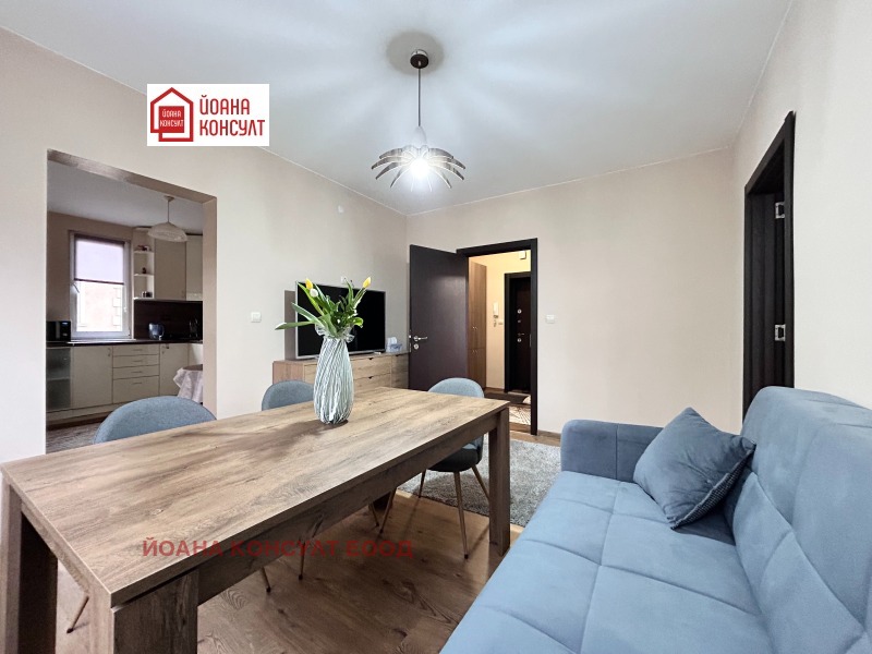 Продава 3-СТАЕН, гр. Плевен, Идеален център